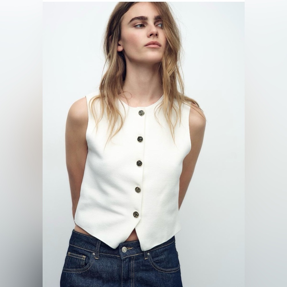 ZARA.. STRETCH KNIT VEST TOP
